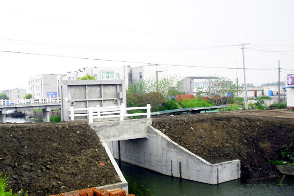 涵閘、涵管出現(xiàn)滲水、管涌、漏洞如何搶修(圖1) 1-1Z619120204418.gif